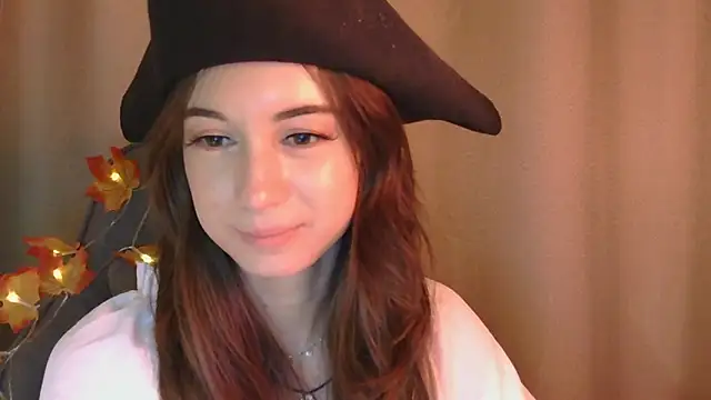 Snapshot of VeraLush chatting on 10/31/25, 02:18 VeraLush online show from 10/31/25, 02:18