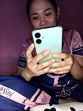 Snapshot of Cherry_pusy99 chatting on 11/21/25, 01:04 Cherry pusy99 online show from 11/21/25, 01:04