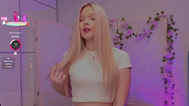 KaryTasch online show from 12/14/25, 08:35