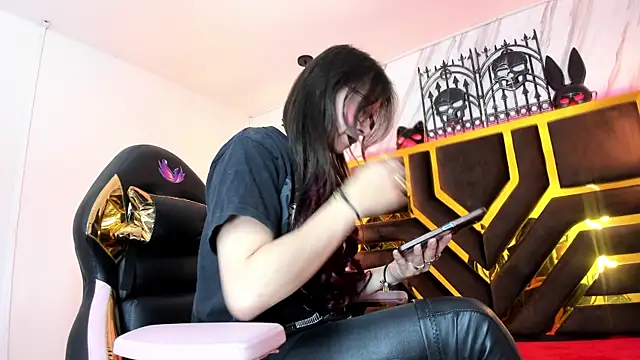 Evangelinejoness  online show from 10/27/25, 11:36