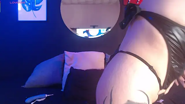 TamaraaRoss  online show from 11/07/25, 06:52