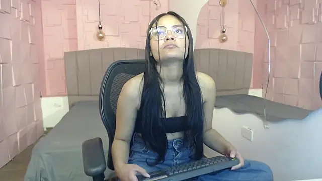 Snapshot of _kita chatting on 10/21/25, 02:07 kita online show from 10/21/25, 02:07