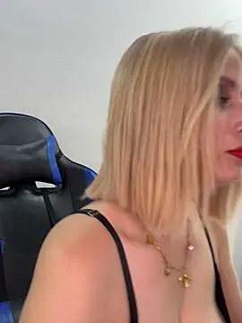 Snapshot of Adeline_1 chatting on 12/22/25, 02:41 Adeline 1 online show from 12/22/25, 02:41