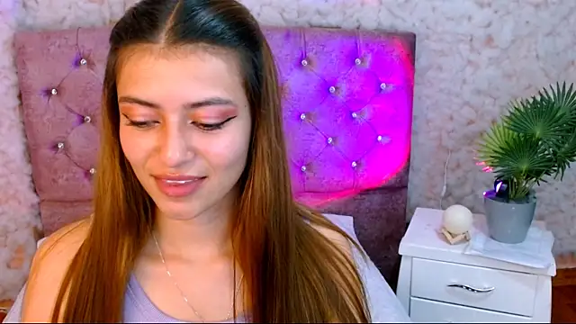 viky evanss online show from 12/14/25, 03:06