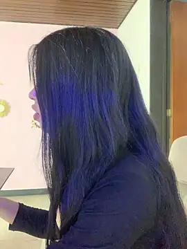 LunaMoore Pink online show from 04/24/26, 12:40