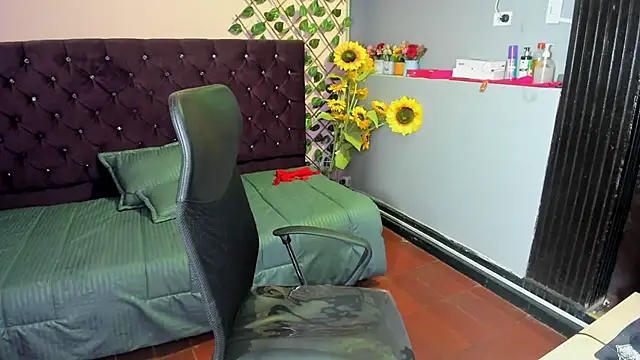 Yaluz Naugthy online show from 02/01/26, 01:42