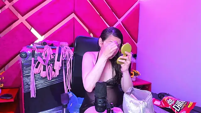 Kylie Bloom online show from 06/24/26, 01:26