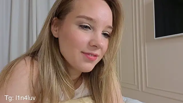 AIicaparkerc online show from 11/05/25, 09:26