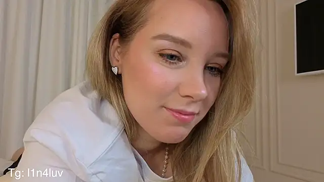 AIicaparkerc online show from 11/11/25, 09:26