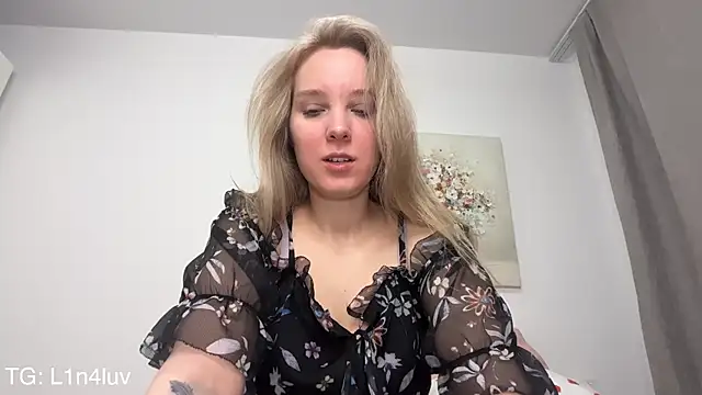 AIicaparkerc online show from 02/11/26, 04:45