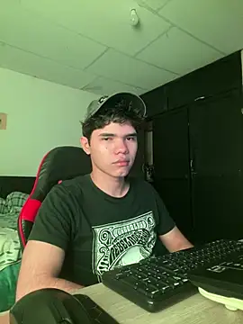 Snapshot of Im_Camii chatting on 02/14/26, 07:32 Im Camii online show from 02/14/26, 07:32