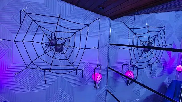 CinnamonHeat online show from 10/24/25, 11:06