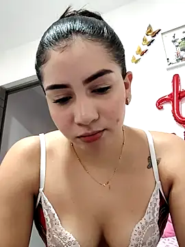Snapshot of sophia_salazar18 chatting on 10/18/25, 01:56 sophia salazar18 online show from 10/18/25, 01:56