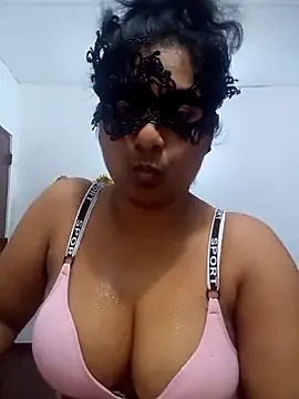 Expose Queen online show from 05/03/26, 05:08