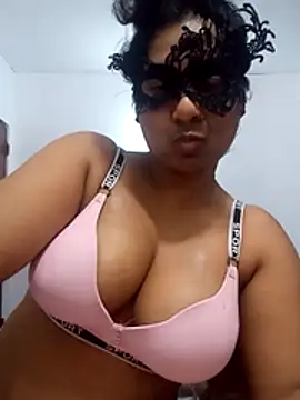 Expose Queen online show from 05/15/26, 04:58