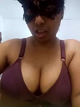Expose Queen online show from 06/18/26, 06:34