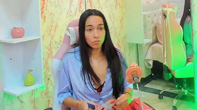 GabbiePrice online show from 10/17/25, 03:25