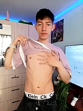 heyy noah11 online show from 10/29/25, 09:49