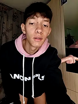 heyy noah11 online show from 12/14/25, 01:33