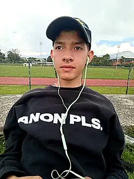 heyy noah11 online show from 05/03/26, 08:48