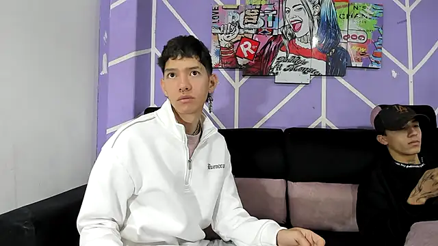 Snapshot of heyy_noah11 chatting on 05/29/26, 01:20 heyy noah11 online show from 05/29/26, 01:20