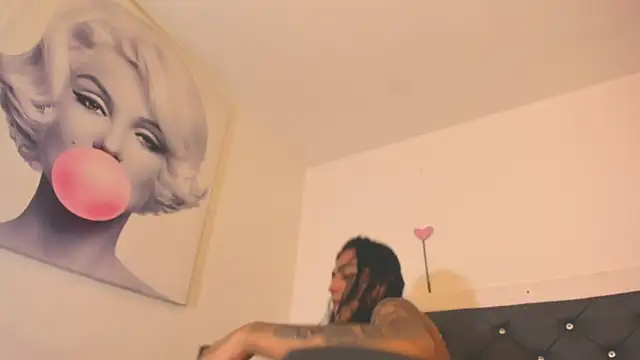 Snapshot of BiancaValentinna chatting on 10/29/25, 05:58 BiancaValentinna online show from 10/29/25, 05:58