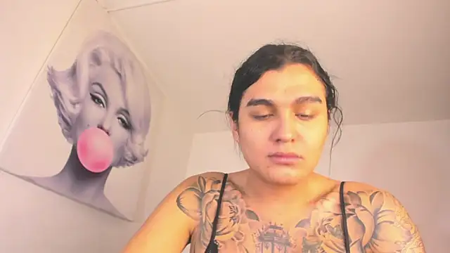 Snapshot of BiancaValentinna chatting on 11/12/25, 06:52 BiancaValentinna online show from 11/12/25, 06:52