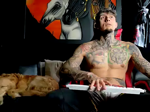 Snapshot of Molotov_Explosive chatting on 11/05/25, 08:20 Molotov Explosive online show from 11/05/25, 08:20