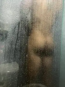 Snapshot of Molotov_Explosive chatting on 11/09/25, 09:46 Molotov Explosive online show from 11/09/25, 09:46