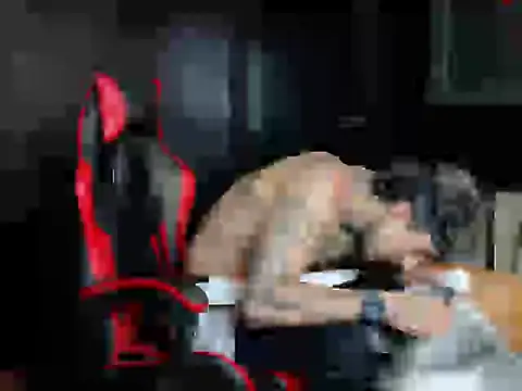 Snapshot of Molotov_Explosive chatting on 11/21/25, 09:35 Molotov Explosive online show from 11/21/25, 09:35