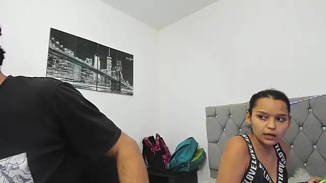 Snapshot of Sofi_And_Santy chatting on 02/01/26, 01:15 Sofi And Santy online show from 02/01/26, 01:15