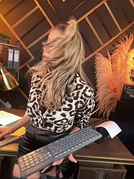 niki la rose 2 0 online show from 05/08/26, 01:49