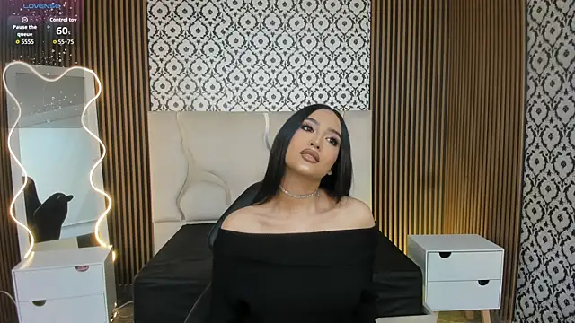 Snapshot of BEELLA_TAY1 chatting on 11/04/25, 01:10 BEELLA TAY1 online show from 11/04/25, 01:10