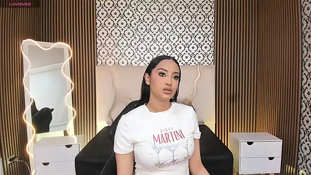 Snapshot of BEELLA_TAY1 chatting on 11/10/25, 02:16 BEELLA TAY1 online show from 11/10/25, 02:16