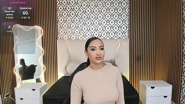 Snapshot of BEELLA_TAY1 chatting on 11/11/25, 02:17 BEELLA TAY1 online show from 11/11/25, 02:17