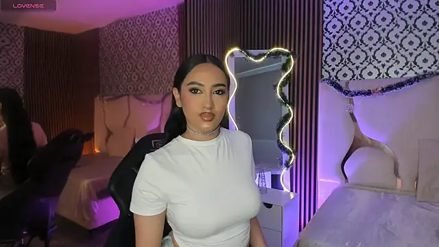 Snapshot of BEELLA_TAY1 chatting on 11/27/25, 01:46 BEELLA TAY1 online show from 11/27/25, 01:46