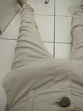 Guilhermekovaliosky online show from 12/15/25, 01:59