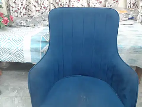 hii tanisha online show from 12/17/25, 10:21