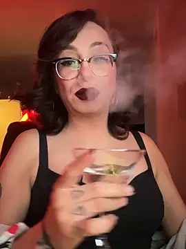 Snapshot of MiniMonroe chatting on 11/24/25, 10:48 MiniMonroe online show from 11/24/25, 10:48