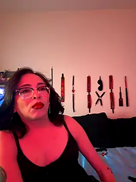 Snapshot of MiniMonroe chatting on 12/01/25, 11:26 MiniMonroe online show from 12/01/25, 11:26