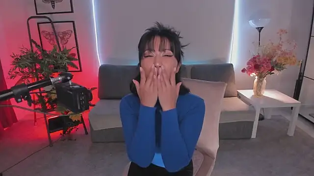 Erika Kim online show from 11/22/25, 05:50