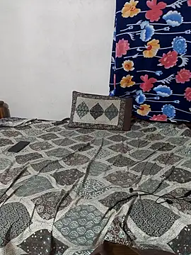 Snapshot of Best_Kannada_Couple chatting on 03/08/26, 06:12 Best Kannada Couple online show from 03/08/26, 06:12