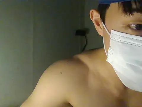 Snapshot of koreanboy2121 chatting on 10/12/25, 11:42 koreanboy2121 online show from 10/12/25, 11:42