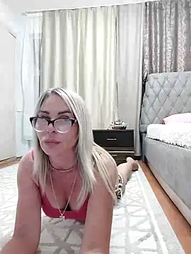 ElenabonyX online show from 06/16/26, 07:38
