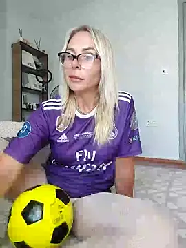 ElenabonyX online show from 06/20/26, 03:04