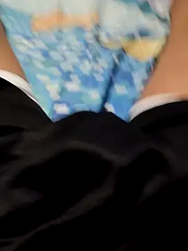 Snapshot of Rayangiss chatting on 03/09/26, 04:22 Rayangiss online show from 03/09/26, 04:22