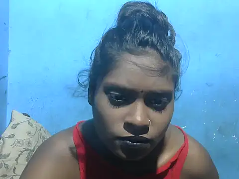 Snapshot of Indiansmiley01 chatting on 01/17/26, 04:33 Indiansmiley01 online show from 01/17/26, 04:33