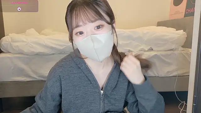 Snapshot of yura_ra_ra chatting on 04/17/26, 03:15 yura ra ra online show from 04/17/26, 03:15