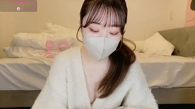 Snapshot of yura_ra_ra chatting on 05/13/26, 01:08 yura ra ra online show from 05/13/26, 01:08