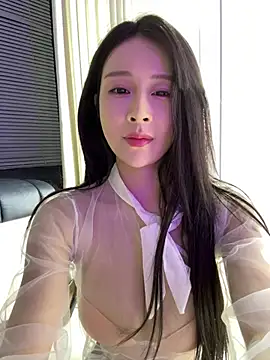 yiyi 3523 online show from 06/10/26, 12:59
